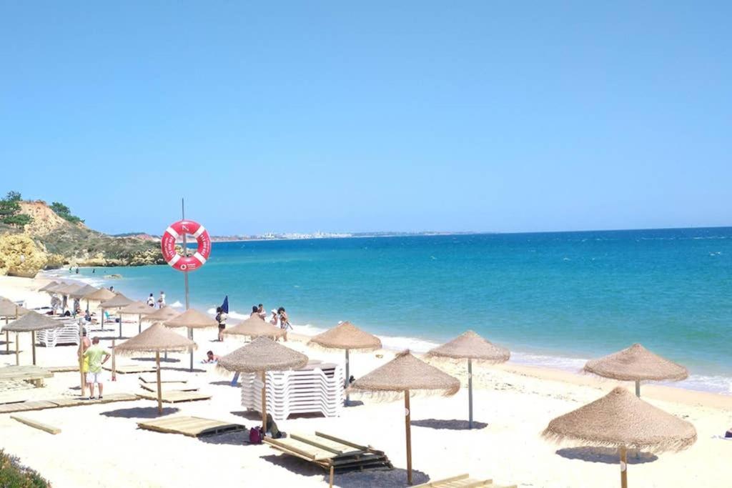 Praia Eulalia With Pool And 5 Minutes From The Beach Albufeira Exterior photo