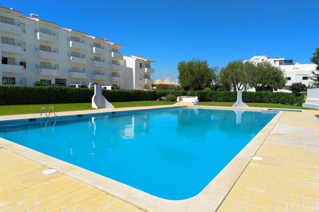 Praia Eulalia With Pool And 5 Minutes From The Beach Albufeira Exterior photo