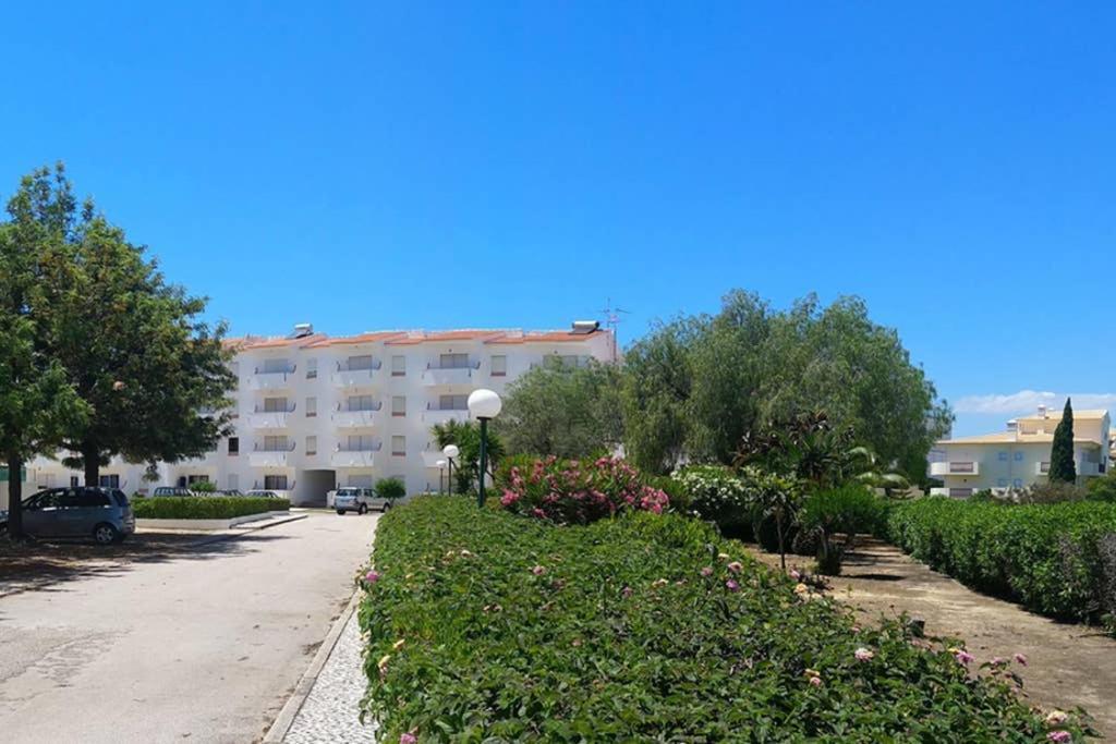 Praia Eulalia With Pool And 5 Minutes From The Beach Albufeira Exterior photo