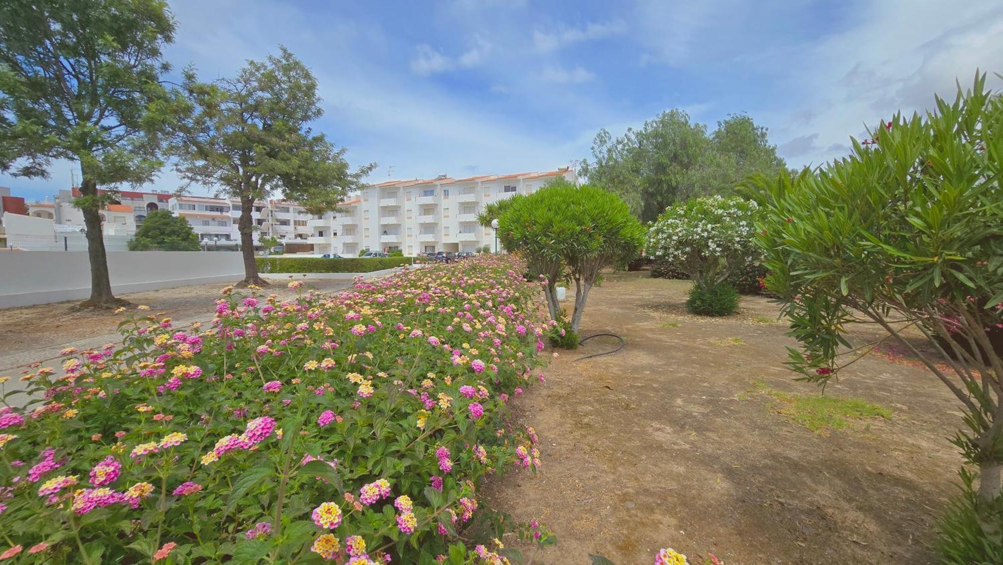 Praia Eulalia With Pool And 5 Minutes From The Beach Albufeira Exterior photo